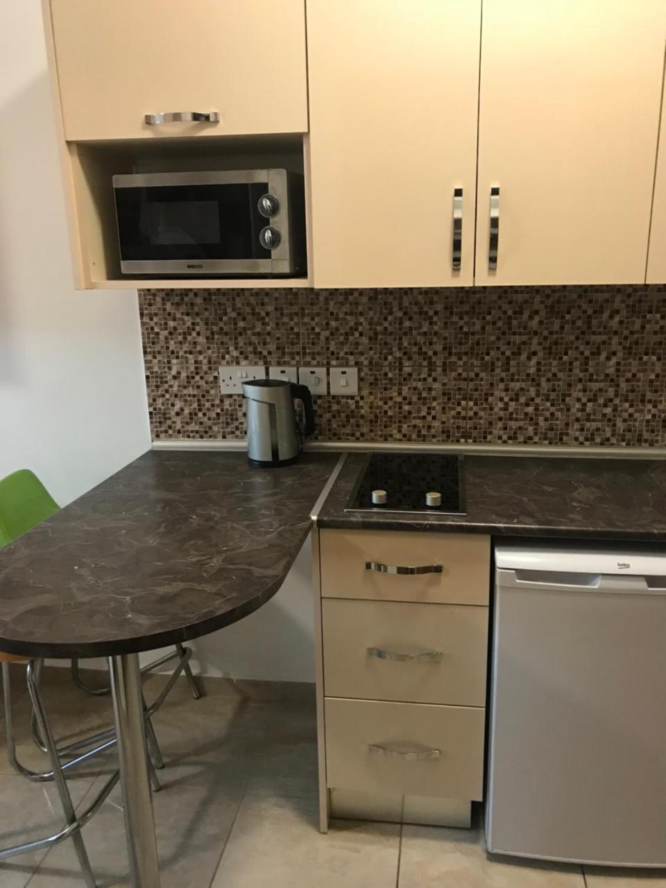 Aa+ Rezidance Motel Никозия Екстериор снимка